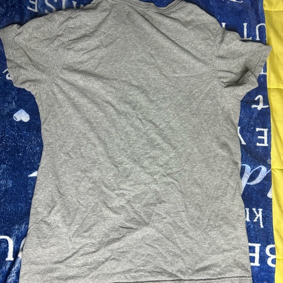 Grey,red, white and blue Levi’s tee - Picture 4 of 4